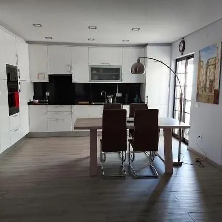 Girassol - Bright, Modern, Well Located Apartman *