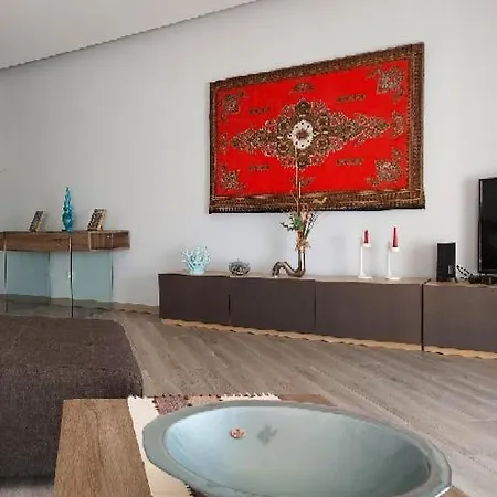 Apartment Girassol - Bright, Modern, Well Located *