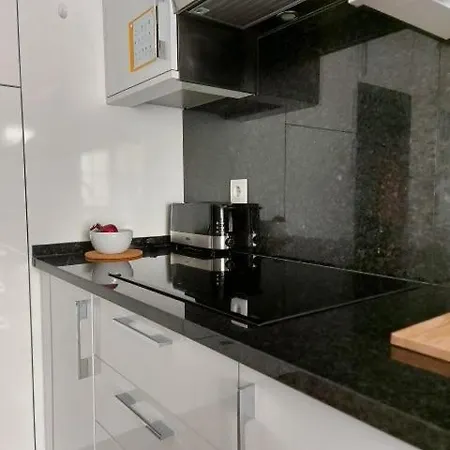 Appartement Girassol - Bright, Modern, Well Located